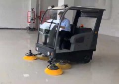 電動(dòng)掃地車廠家哪家好？?jī)r(jià)格怎么樣